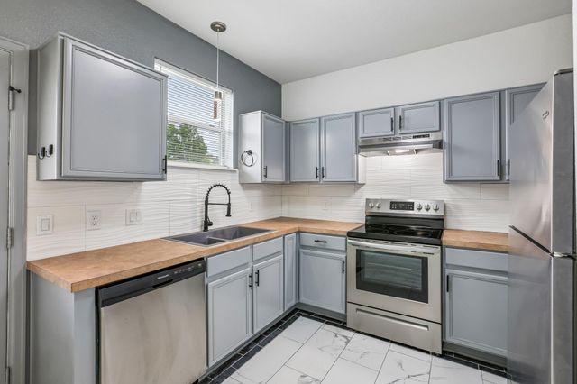 18736 Imperial Eagle LN, Elgin, TX 78621