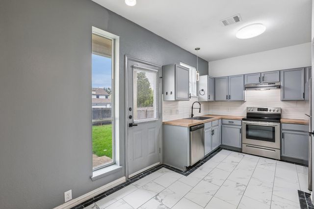 18736 Imperial Eagle LN, Elgin, TX 78621