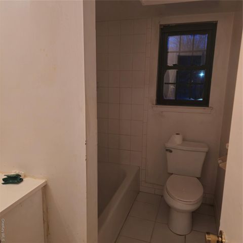 452 Somerset Drive F, Pearl River, NY 10965