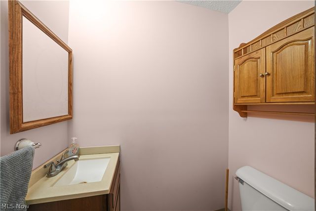 7760 State Route 305, Garrettsville, OH 44231