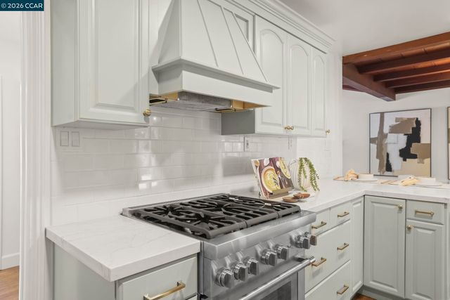 61 Carlos Ct, Walnut Creek, CA 94597
