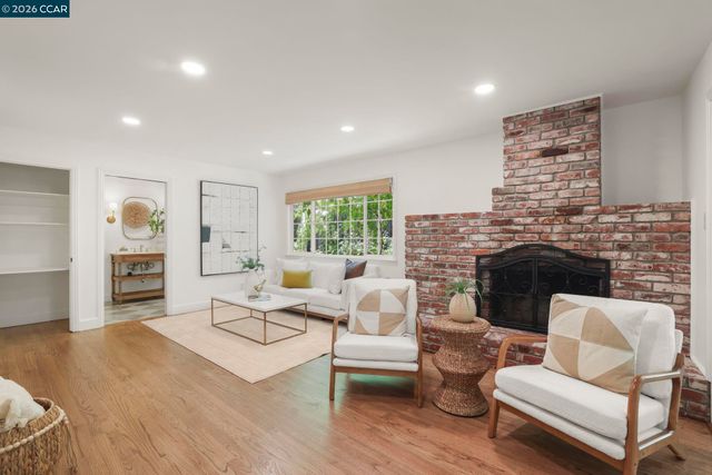 61 Carlos Ct, Walnut Creek, CA 94597
