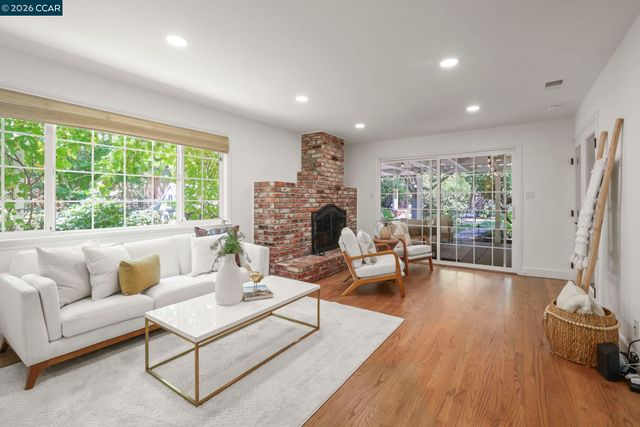 61 Carlos Ct, Walnut Creek, CA 94597