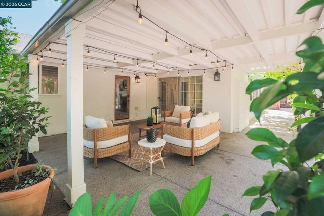 61 Carlos Ct, Walnut Creek, CA 94597