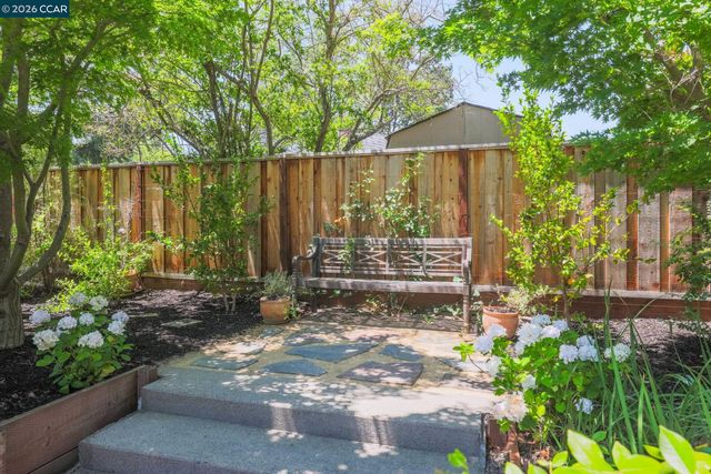 61 Carlos Ct, Walnut Creek, CA 94597