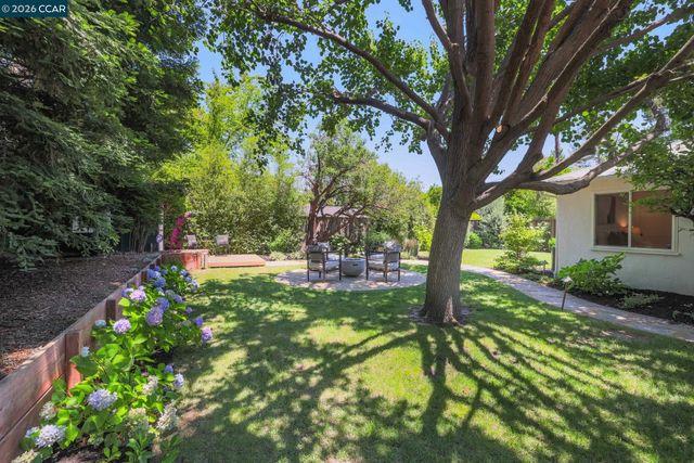 61 Carlos Ct, Walnut Creek, CA 94597