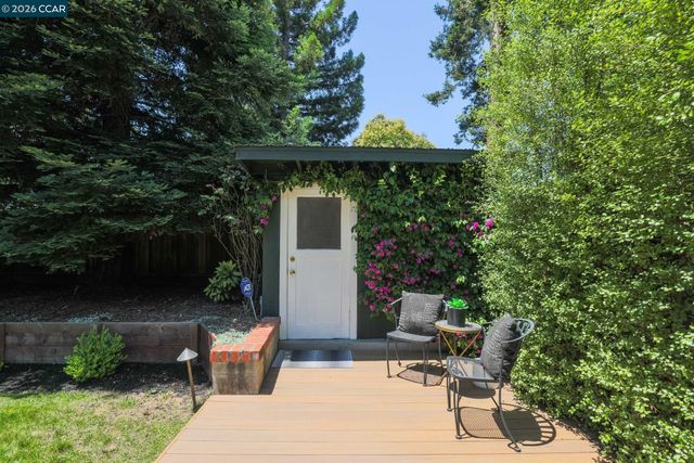 61 Carlos Ct, Walnut Creek, CA 94597