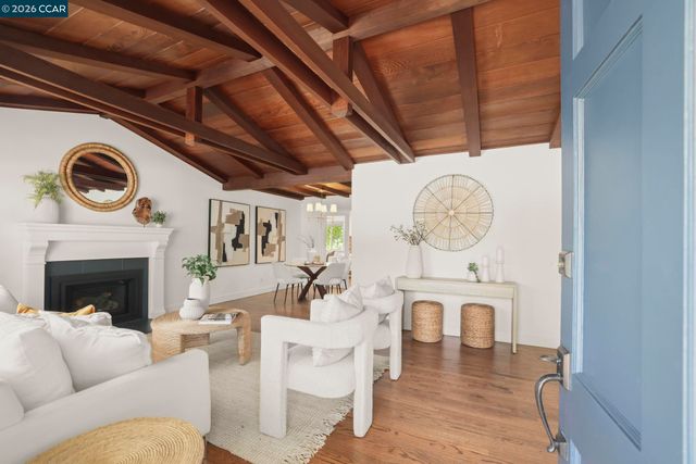 61 Carlos Ct, Walnut Creek, CA 94597