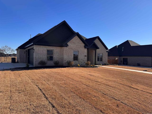 1220 Zenyatta, Searcy, AR 72143