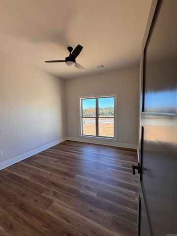 1220 Zenyatta, Searcy, AR 72143