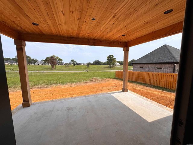 1220 Zenyatta, Searcy, AR 72143