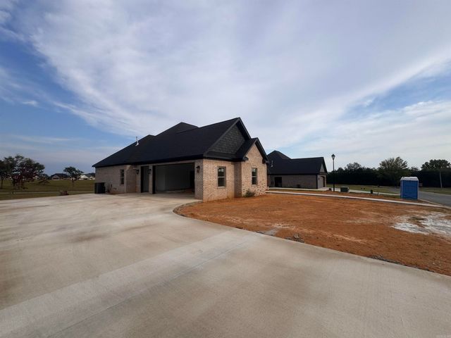 1220 Zenyatta, Searcy, AR 72143