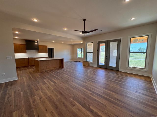 1220 Zenyatta, Searcy, AR 72143