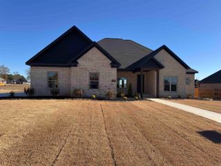 1220 Zenyatta, Searcy, AR 72143