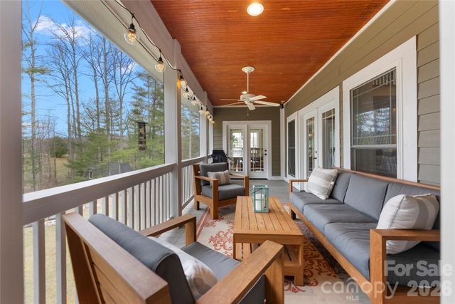 53 Sovereign Lane, Fairview, NC 28730