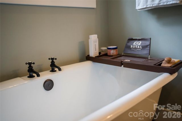 53 Sovereign Lane, Fairview, NC 28730