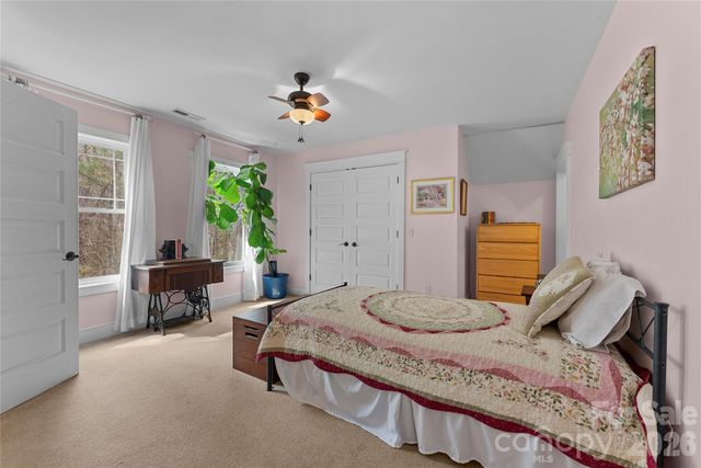 53 Sovereign Lane, Fairview, NC 28730