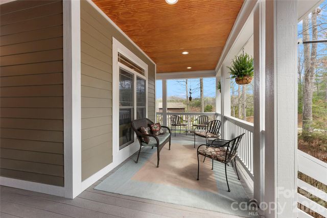 53 Sovereign Lane, Fairview, NC 28730