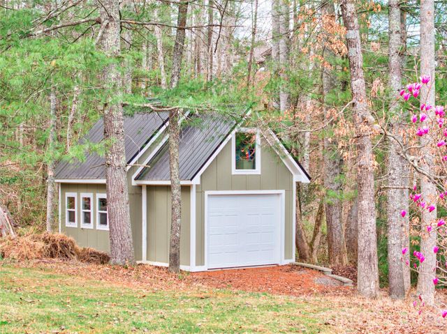 53 Sovereign Lane, Fairview, NC 28730
