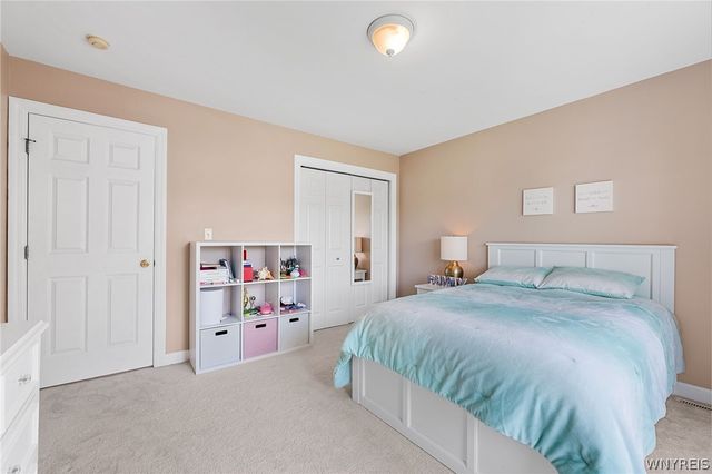 5453 Marthas Vineyard, Clarence, NY 14032