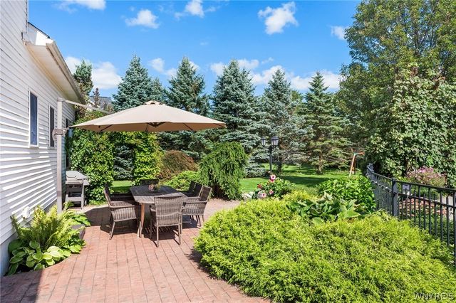 5453 Marthas Vineyard, Clarence, NY 14032