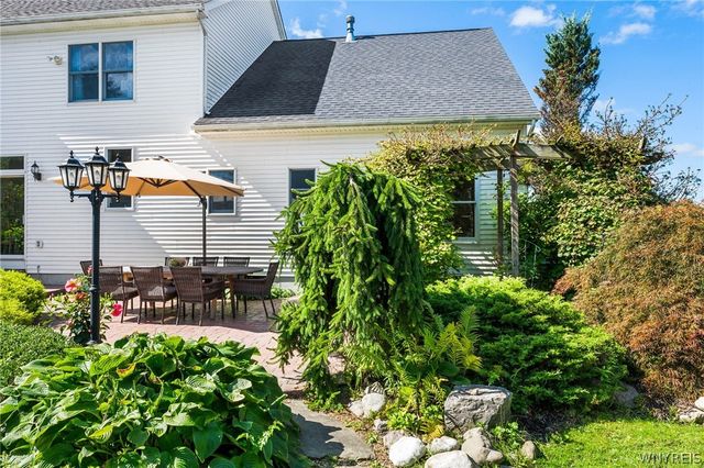 5453 Marthas Vineyard, Clarence, NY 14032