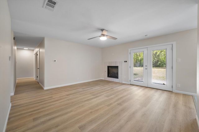1100 Red Cliff DR, Austin, TX 78758