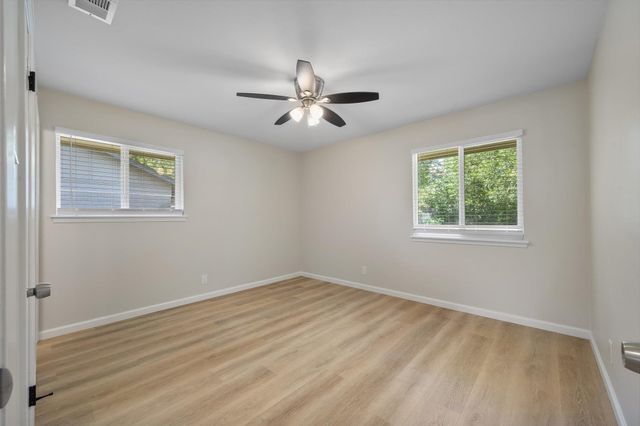 1100 Red Cliff DR, Austin, TX 78758