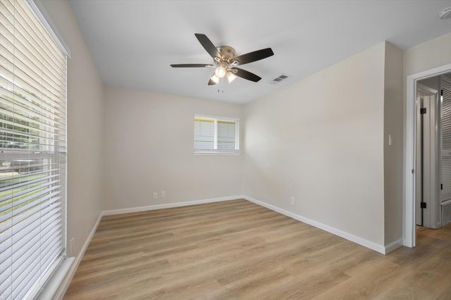 1100 Red Cliff DR, Austin, TX 78758