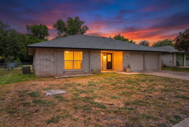 1100 Red Cliff DR, Austin, TX 78758