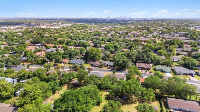 1100 Red Cliff DR, Austin, TX 78758