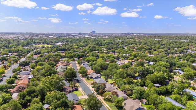 1100 Red Cliff DR, Austin, TX 78758