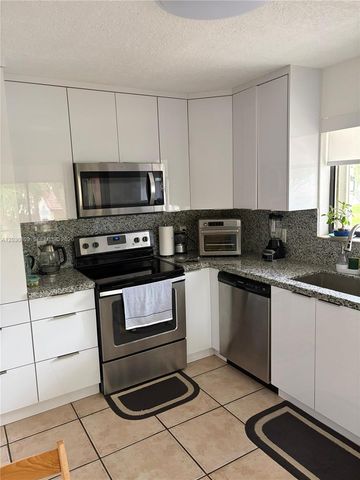 16184 Laurel Drive 204, Weston, FL 33326