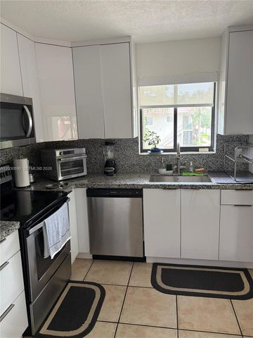 16184 Laurel Drive 204, Weston, FL 33326