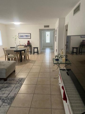 16184 Laurel Drive 204, Weston, FL 33326