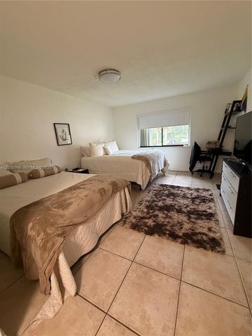 16184 Laurel Drive 204, Weston, FL 33326
