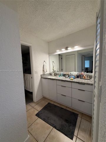 16184 Laurel Drive 204, Weston, FL 33326