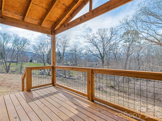 101 Geiranger Drive, Clyde, NC 28721