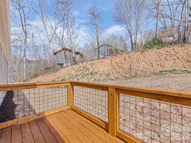 101 Geiranger Drive, Clyde, NC 28721