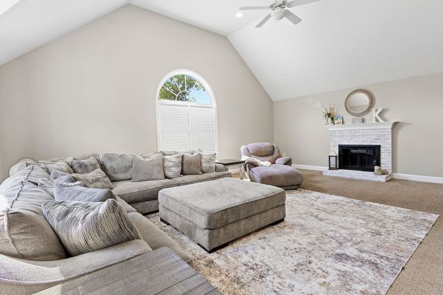 36 Highridge Rd, Bellingham, MA 02019