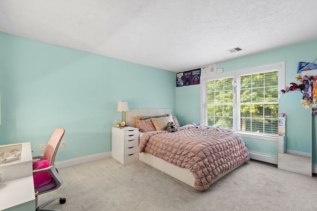 36 Highridge Rd, Bellingham, MA 02019