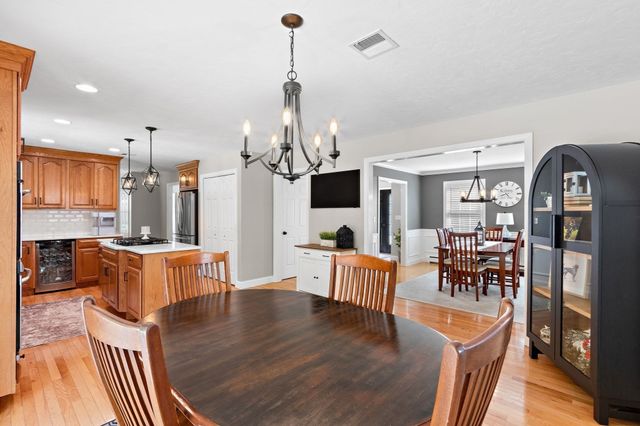 36 Highridge Rd, Bellingham, MA 02019