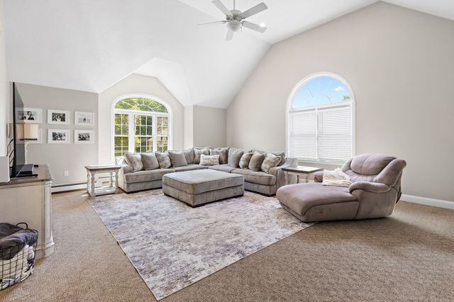 36 Highridge Rd, Bellingham, MA 02019