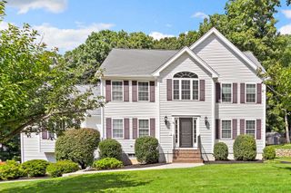 36 Highridge Rd, Bellingham, MA 02019