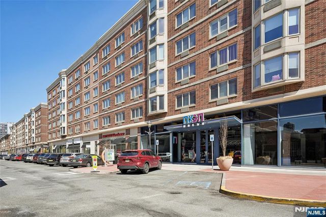 2301 City Place, Edgewater, NJ 07020