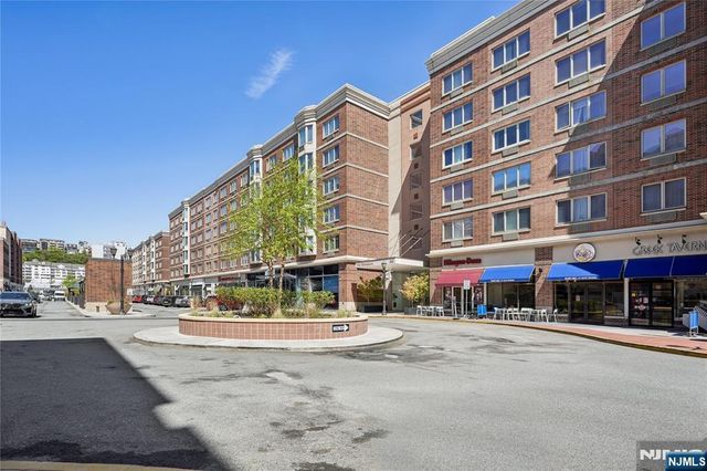 2301 City Place, Edgewater, NJ 07020