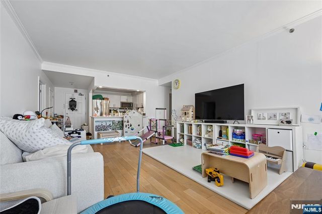 2301 City Place, Edgewater, NJ 07020