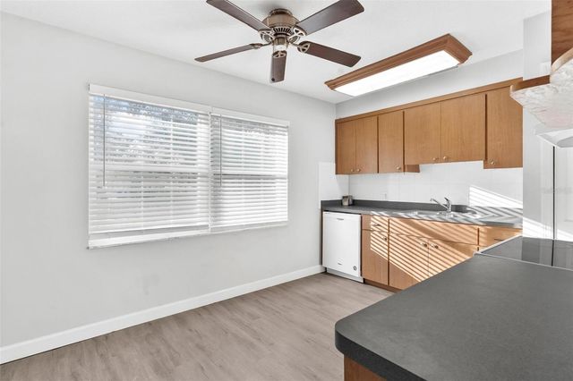 500 COLLEGE AVENUE, Fruitland Park, FL 34731