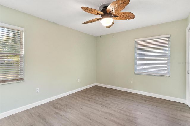 500 COLLEGE AVENUE, Fruitland Park, FL 34731