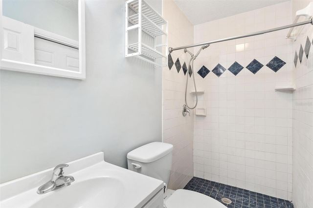 500 COLLEGE AVENUE, Fruitland Park, FL 34731